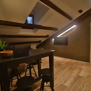 Moscova Attic Near Duomo , Milaan Italië